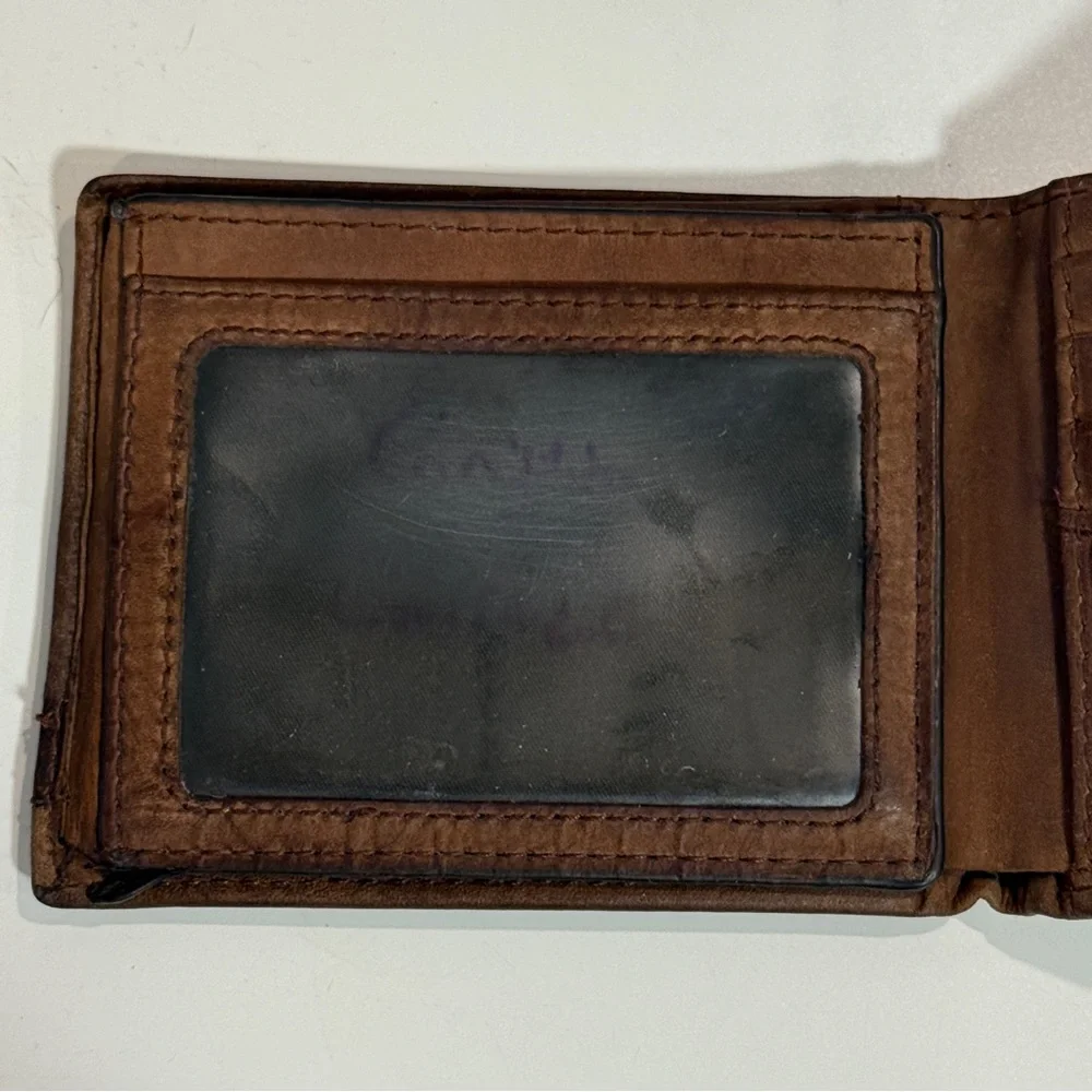 Fossil Men’s Trifold Brown Leather Wallet Classic Timeless Masculine Earthy